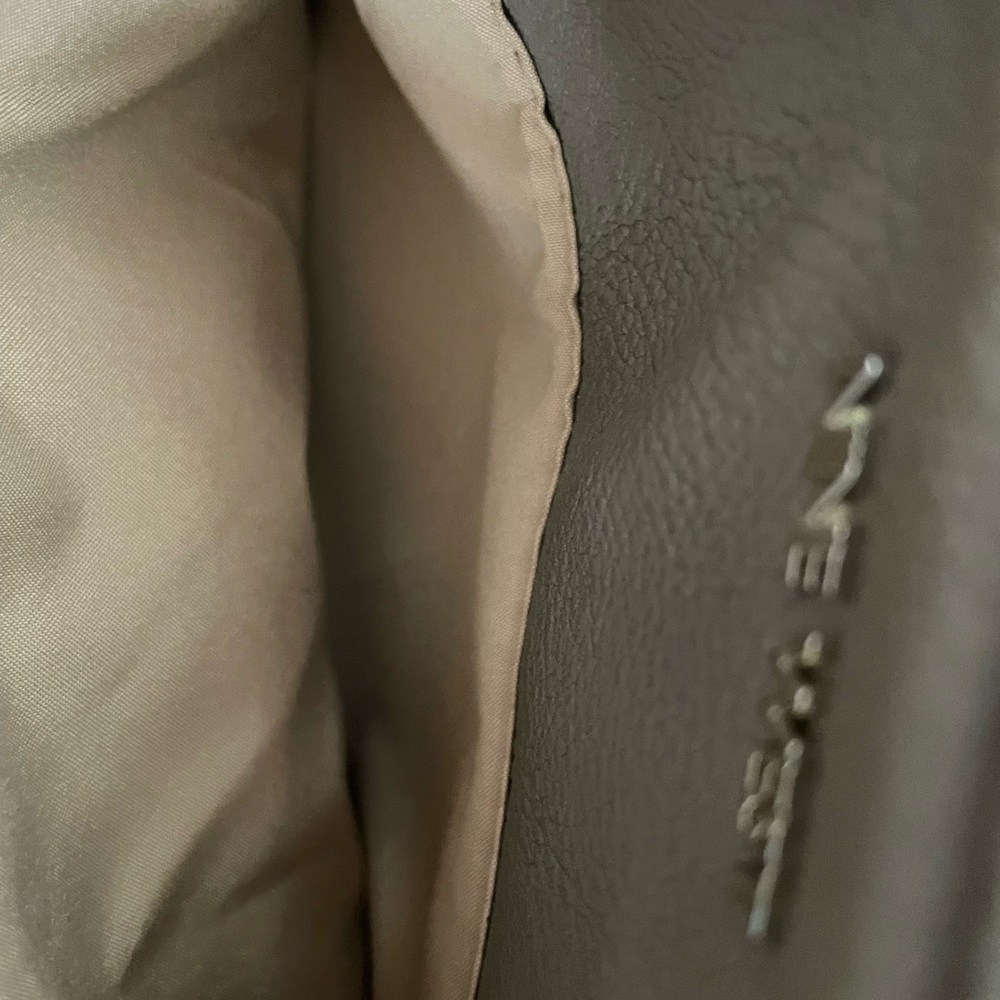 Tan crossbody purse - Picture 3 of 5